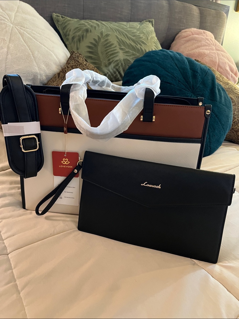 Great Multi-Use Tote, Large Computer Bag, Wristlet, Or Versatile Cross Body Bag